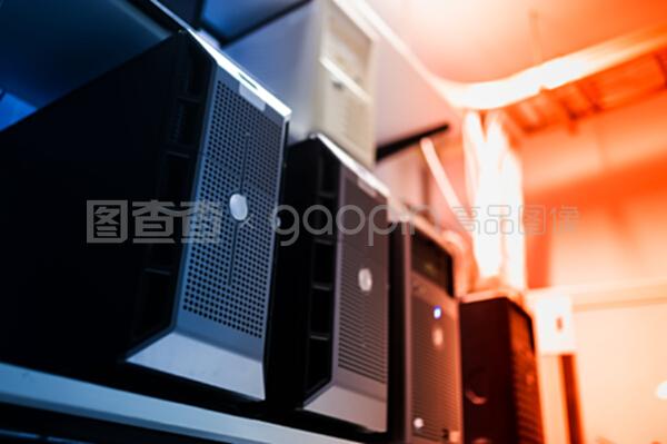 网络服务器与云计算装备技术服务 数字化时代的核心引擎