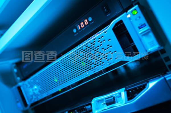 网络服务器与云计算装备技术服务 数字化转型的双引擎